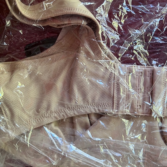 Wacoal Simone Sport Underwire Bra 36C 855170 - Picture 5 of 7